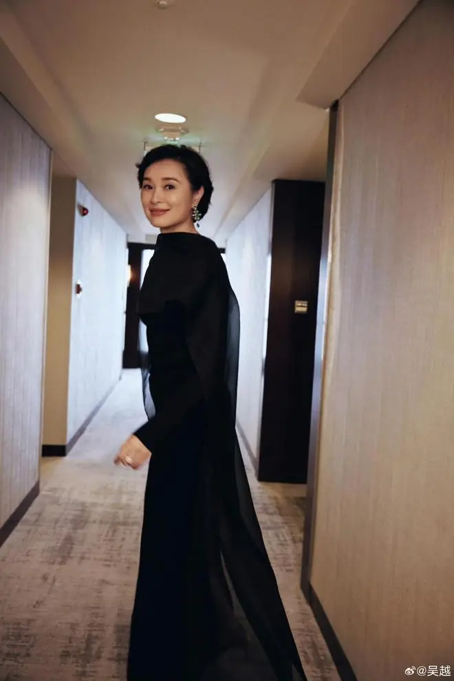 说出“提名靠努力，得奖靠运气”的吴越，真的很美
